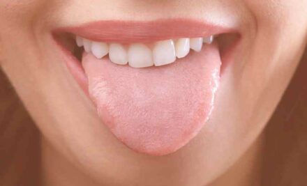 La Limpieza Lingual en Ayurveda: Jihwa Prakshalana