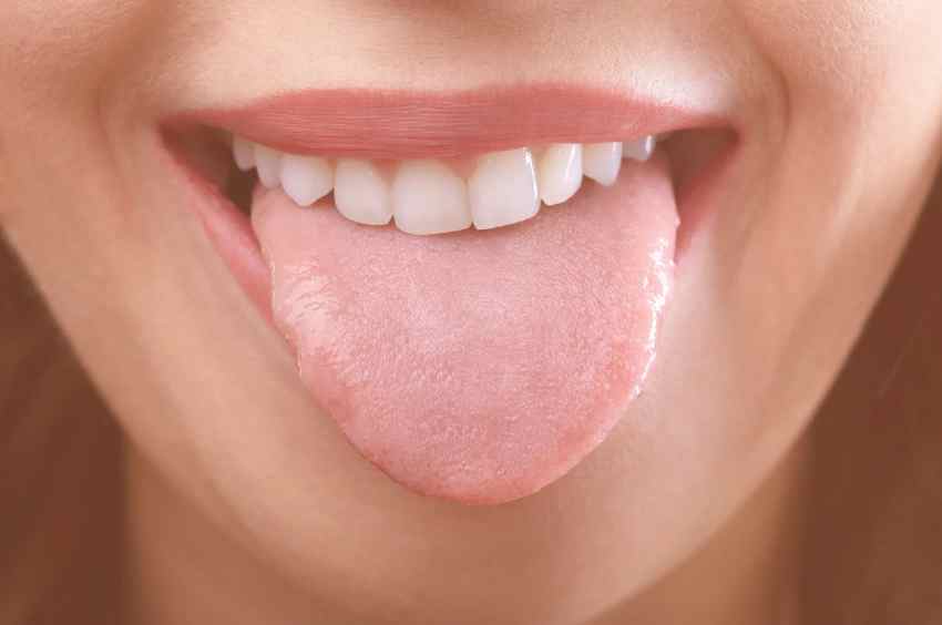 La Limpieza Lingual en Ayurveda: Jihwa Prakshalana