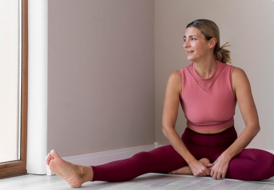 Menopausia: la postura de yoga que expertos recomiendan a todas las mujeres